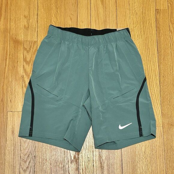 Nike Court Dri-FIT Advantage Men's Size M 9